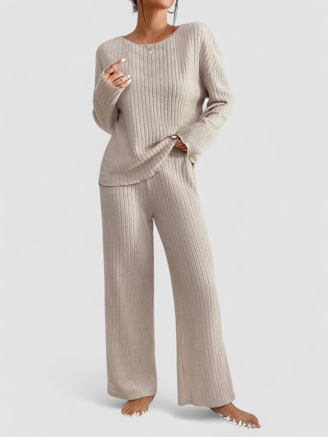 Linnea Malmö™ | Elegant set för kvinnor med ribbad tröja och rak ben