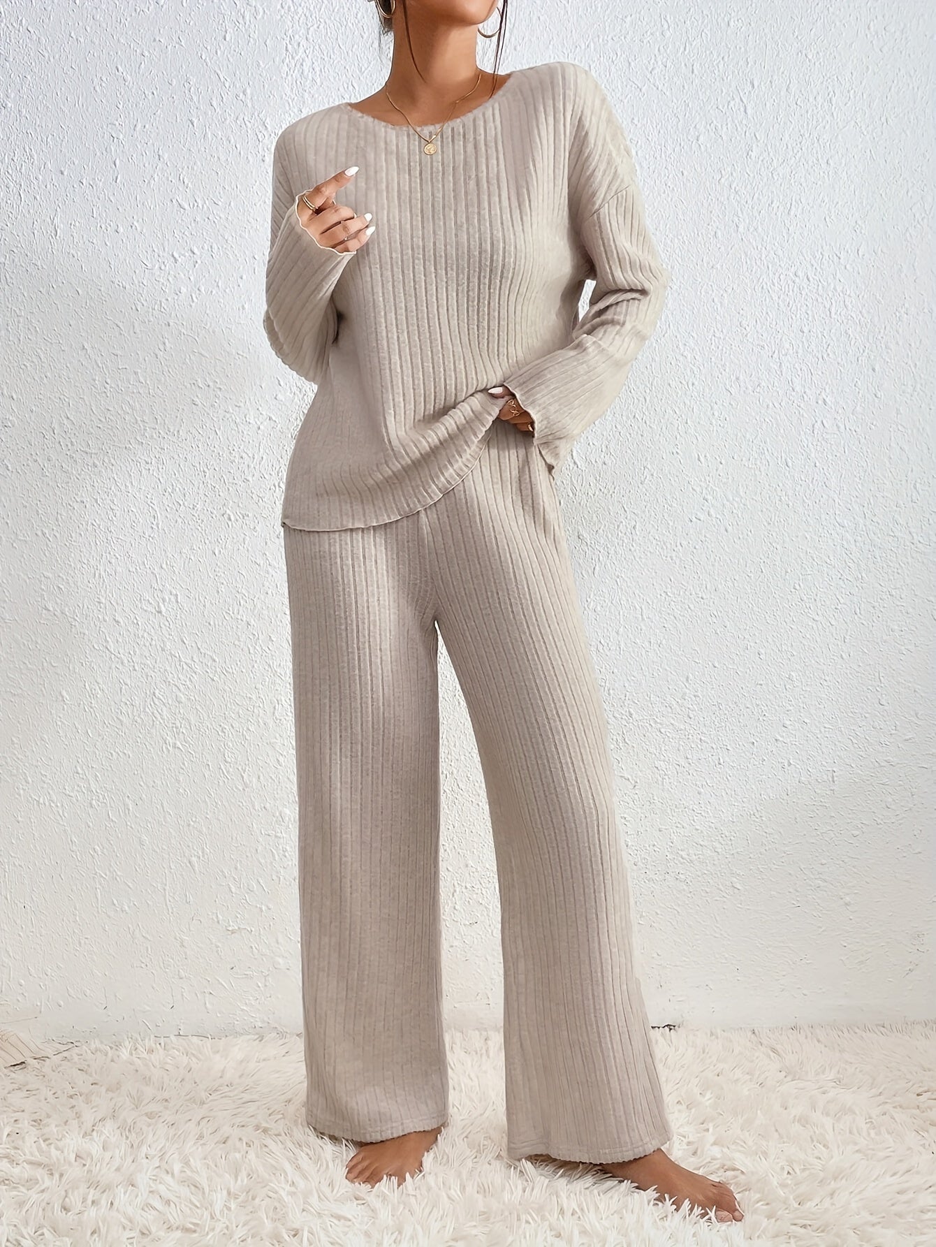 Linnea Malmö™ | Elegant set för kvinnor med ribbad tröja och rak ben