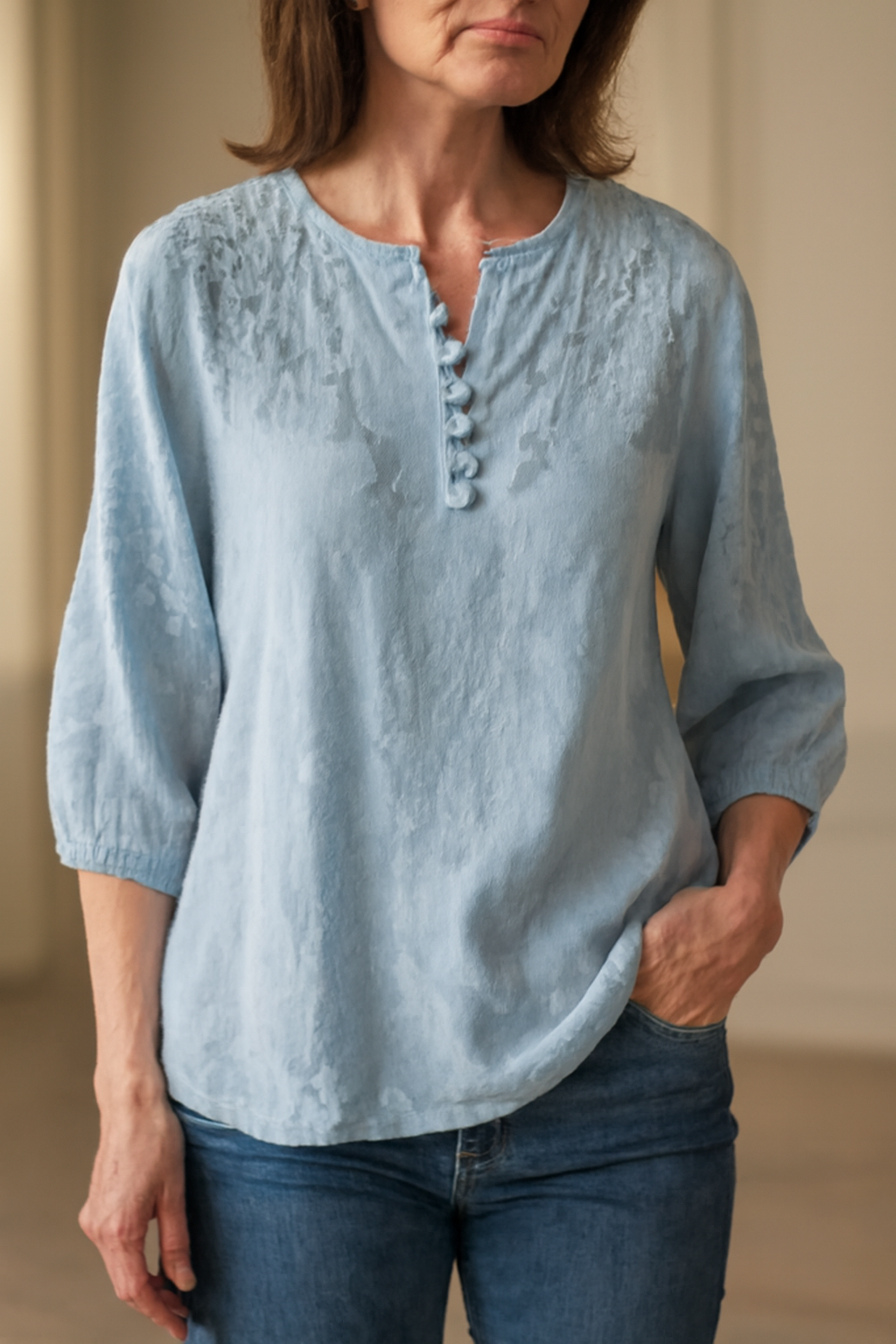 Linnea Malmö™ - Blus i bomullsvoile med broderade axlar