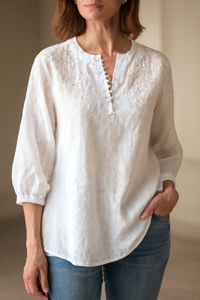 Linnea Malmö™ - Blus i bomullsvoile med broderade axlar