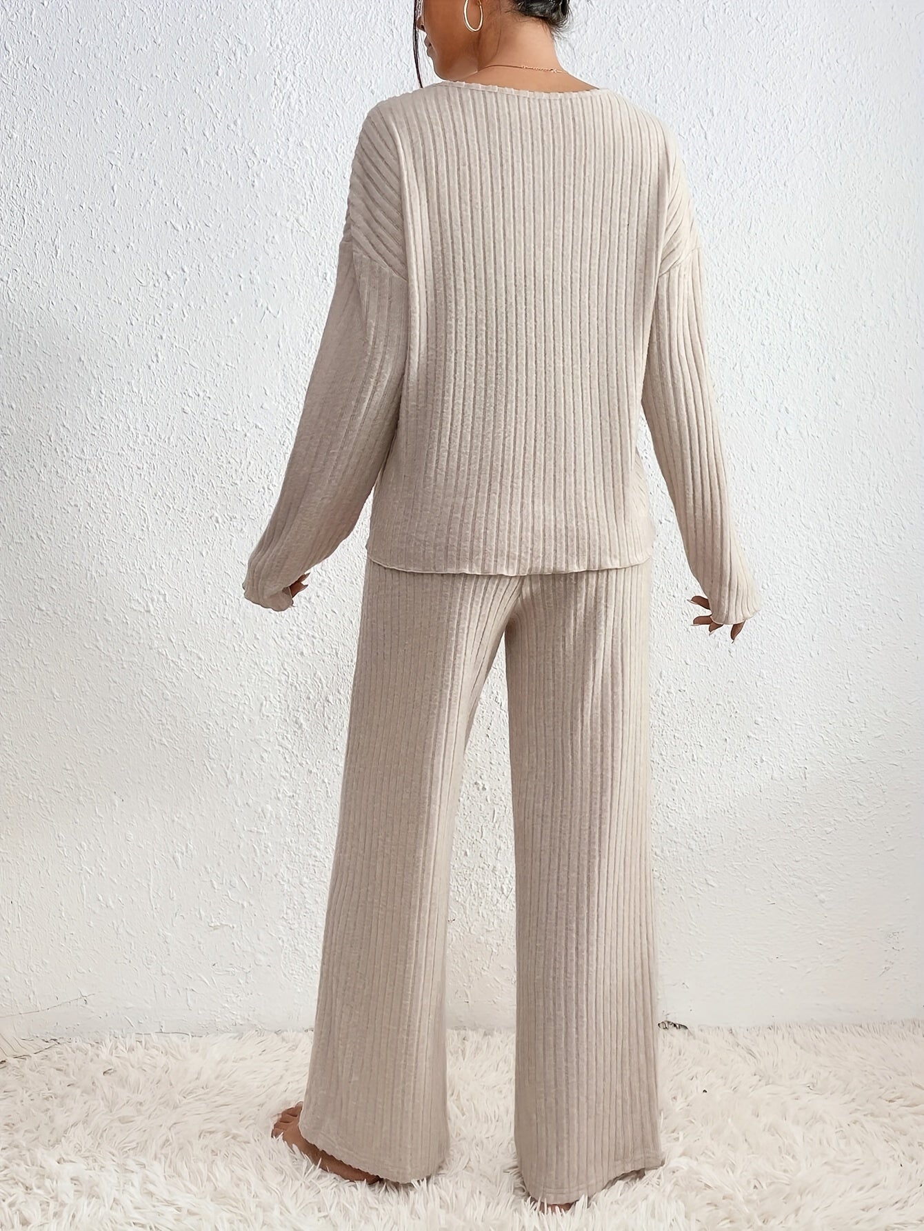 Linnea Malmö™ | Elegant set för kvinnor med ribbad tröja och rak ben